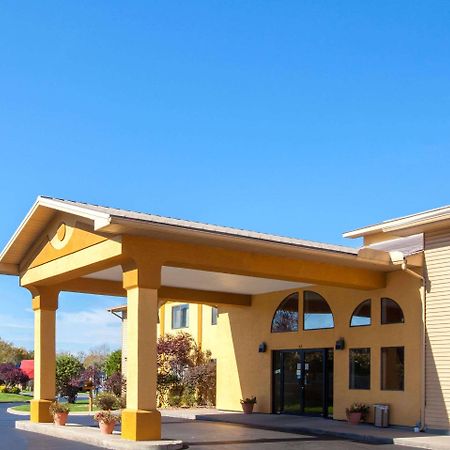 Super 8 By Wyndham Liverpool/Clay/Syracuse Area Exterior photo