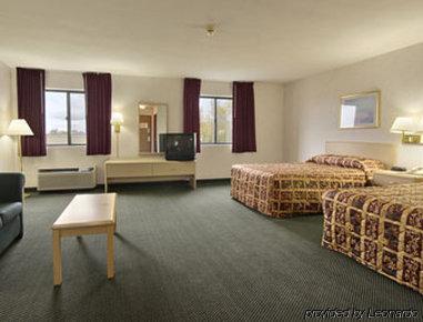 Super 8 By Wyndham Liverpool/Clay/Syracuse Area Room photo